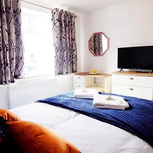 Modern, Well Located En-Suite Rooms With Parking - Orbitat Accommodations Guest house Cambridge (Cambridgeshire)